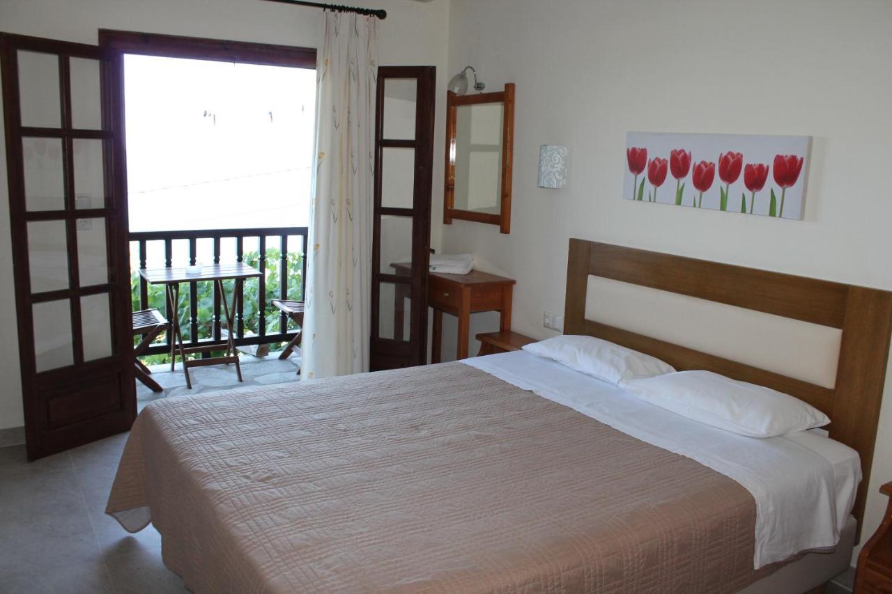 To Mpalkoni Hotel โคเรฟตอน ภายนอก รูปภาพ
