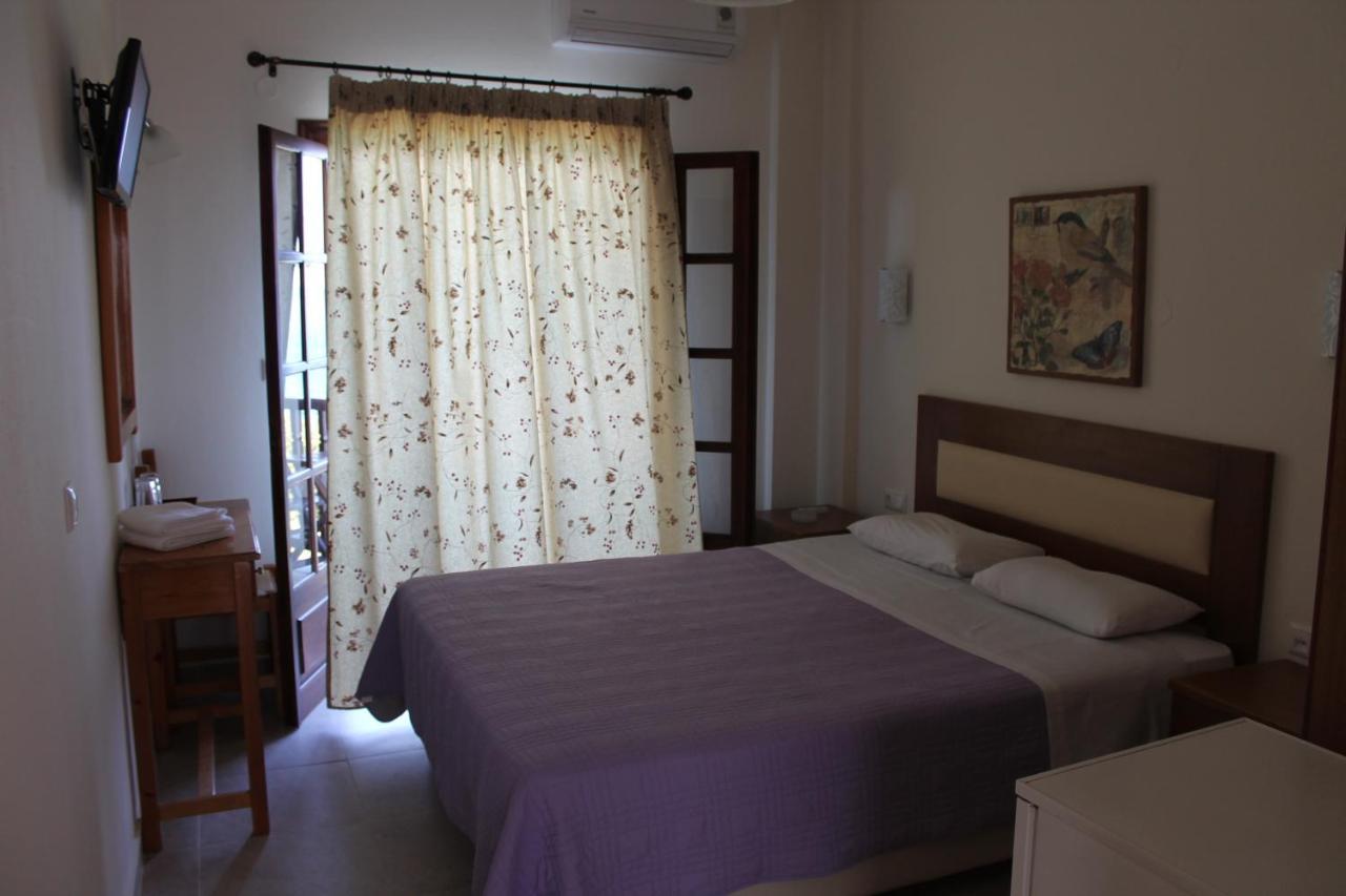 To Mpalkoni Hotel โคเรฟตอน ภายนอก รูปภาพ