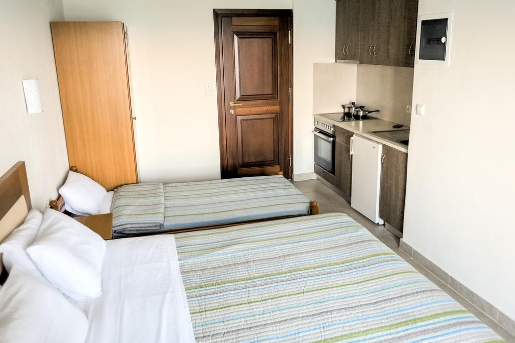 To Mpalkoni Hotel โคเรฟตอน ภายนอก รูปภาพ